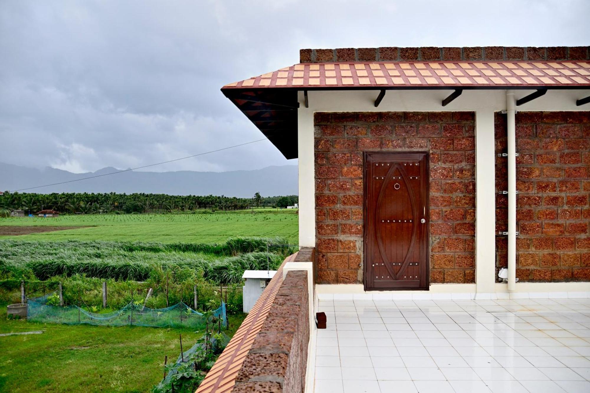 Lakshmi Illam Near Isha Yoga Adiyogi Apartment Alandurai Exterior photo